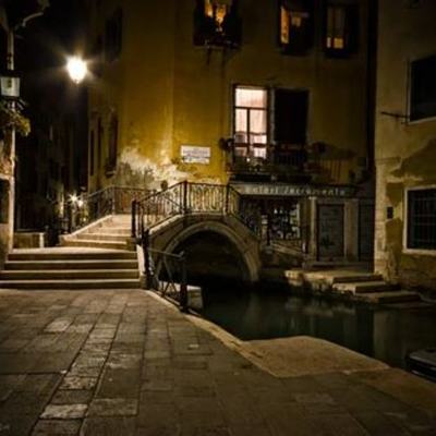 Timeline: Enjoy Venice