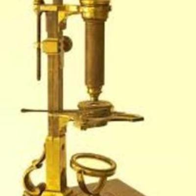 Timeline: descubrimiento y evolución del microscopio