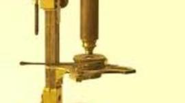 Timeline: descubrimiento y evolución del microscopio