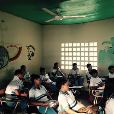 Timeline: Problema del colegio La gloria cesar