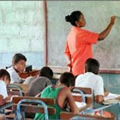 Timeline: Problema del colegio Gloria cesar