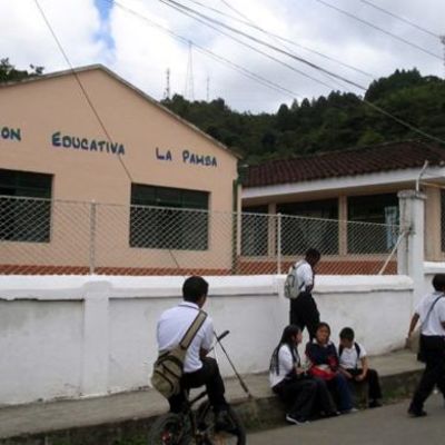 Timeline: dotación de equipos al colegio de la gloria cesar