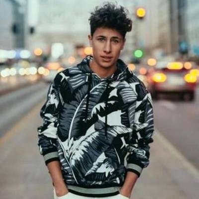 Timeline: Juanpa Zurita