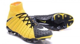 Timeline: Evolución de las zapatillas de fútbol