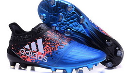 Timeline: Evolución de los zapatos de fútbol