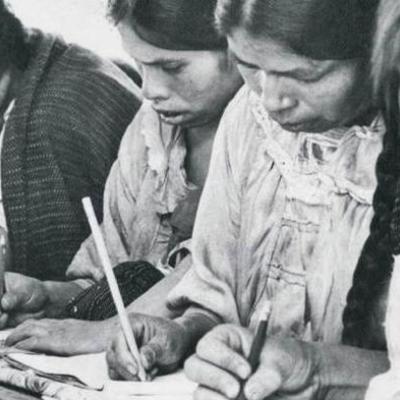 Timeline: historia de la educación