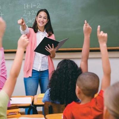 Timeline: Tras los pasos de la infancia y la adolescencia