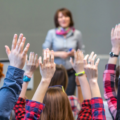 Timeline: Tras los pasos de la infancia y la adolescencia