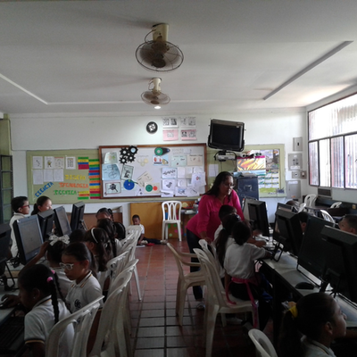 Timeline: Concepto de Pedagogía y Teorías del Aprendizaje Significativo