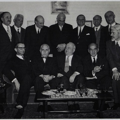 Timeline: Η ΓΕΝΙΑ ΤΟΥ ΤΡΙΑΝΤΑ