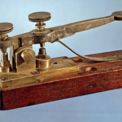 Timeline: NACIMIENTO Y EVOLUCION DE LAS TELECOMUNICACIONES                                                                                         PRESENTADOR POR: Paola Andrea Rodriguez Trujillo