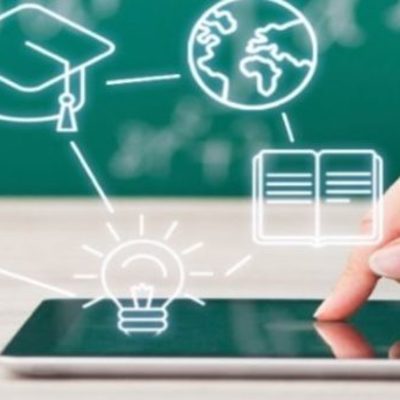 Timeline: FACTORES QUE GENERAN Y HAN AYUDADO A LA EVOLUCIÓN  DE LA EDUCACIÓN A DISTANCIA TRADICIONAL HACIA LA EDUCACIÓN A DISTANCIA VIRTUAL EN COLOMBIA