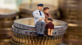 Timeline: PENSIONES Rosa Fernanda Florian