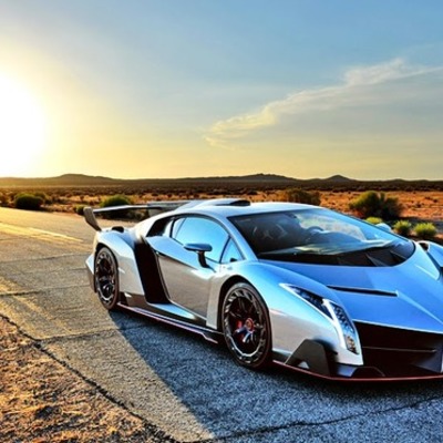 Timeline: LOS MEJORES CARROS