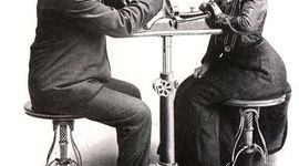 Timeline: HISTORIA DE APARATOS DE OPTOMETRIA