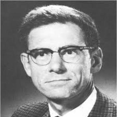 Timeline: Robert Whittaker 1959, propuso esquema de la clasificación de los 5 reinos bìoticos