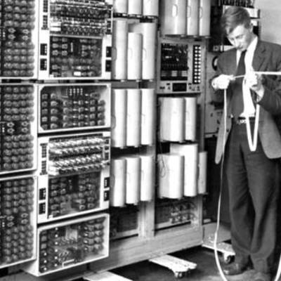 Timeline: HISTORIA DE LA COMPUTADORA Y LA COMPUTACIÓN.