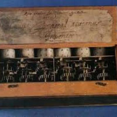 Timeline: LA PASCALINA