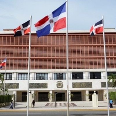 Timeline: Primeras instituciones en acuñar la tecnología en R.D.