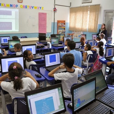 Timeline:  Tecnologias na Educação