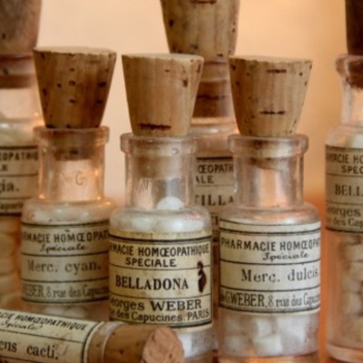 Timeline: HISTORIA DE LA HOMEOPATÍA Y FARMACIA HOMEOPATICA