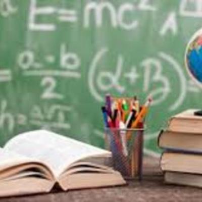 Timeline: Evolução de Artefatos e a Educação