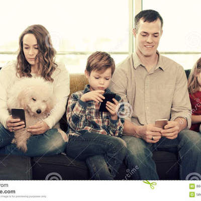 Timeline: La droga tecnológico mediática