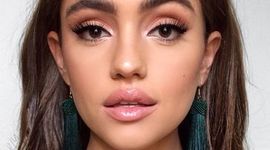 Timeline: EVOLUCIÓN DEL MAQUILLAJE