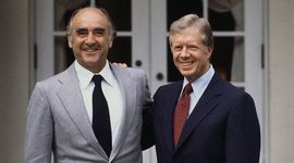 Timeline: Logros educativos importantes de los sexenios transcurridos entre 1964 y 1988.