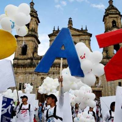 Timeline: Tratados de paz en Colombia.