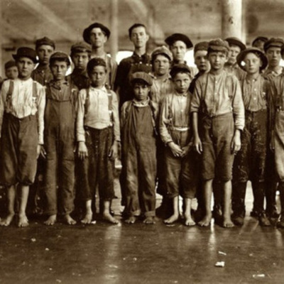 Timeline: TRAS LOS PASOS DE LA INFANCIA Y LA ADOLESCENCIA