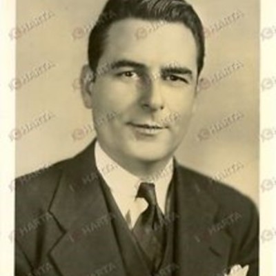 Timeline: Mariano Roseell y John Peurifoy