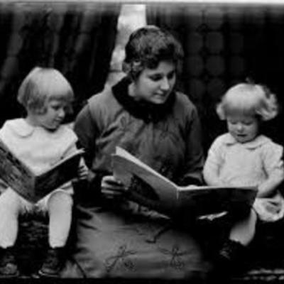 Timeline: HISTORIA DE LA PEDAGOGÍA