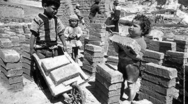 Timeline: TRAS LOS PASOS DE LA INFANCIA