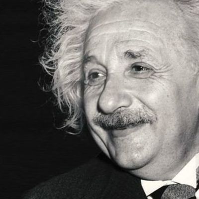 Timeline: Albert Einstein