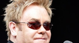 Timeline: La vida de Elton John