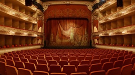 Timeline: По местам театра