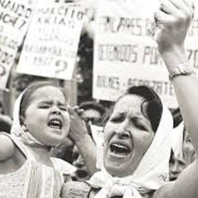 Timeline:  “Los feminismos a través de la historia”.