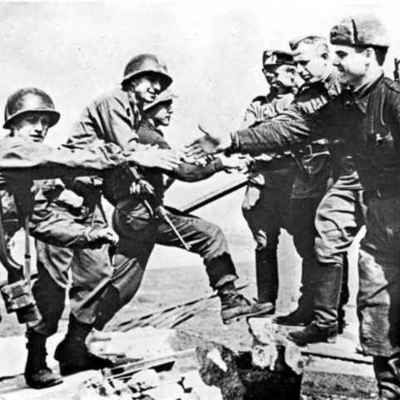 Timeline: De la Seconde guerre mondiale à la fin de la Guerre froide