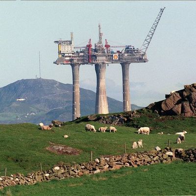 Timeline: Norge fra gjenreising til oljerikdom