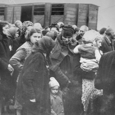 Timeline: The Holocaust By Jessie Harvey