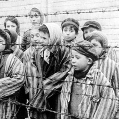 Timeline: Holocaust