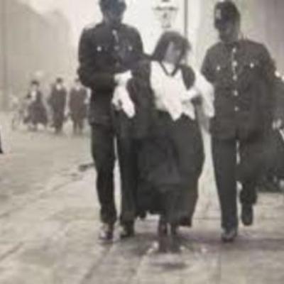 Timeline: feminismos