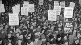 Timeline: The Holocaust