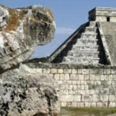 Timeline: De los pueblos prehispánicos a la conquista de Meso América