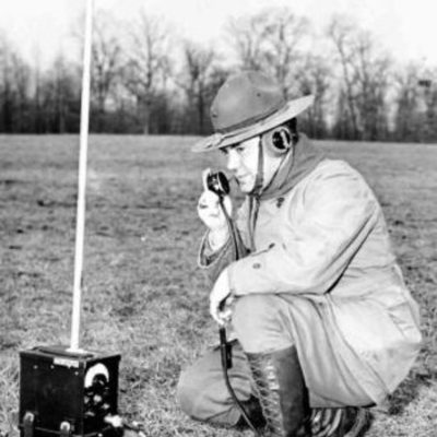 Timeline: radios portátiles AM, el SCR-194