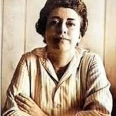 Timeline: Encerradas: "Meditación en el Umbral" de Rosario Castellano