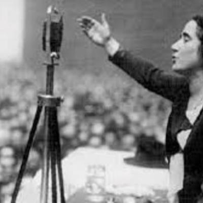 Timeline: POLITICA,ESCRITORA Y DEFENSORA DE LOS DERECHOS DE LA MUJER ESPAÑOLA.