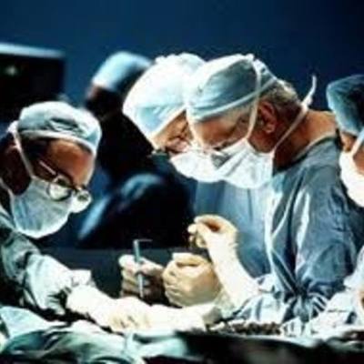 Timeline: LA HISTORIA DE LA CIRUGIA