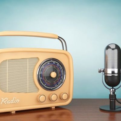 Timeline: HISTORIA DE LA RADIODIFUSIÓN POR ZURY MONSALVE